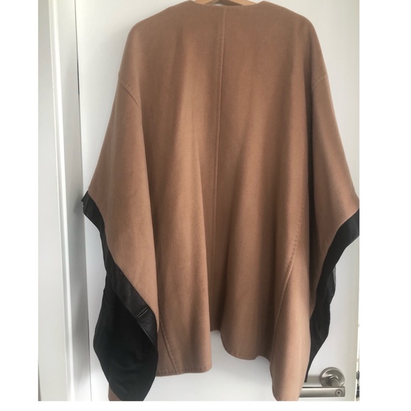 70% Wool blend club monaco poncho - Picture 6 of 11